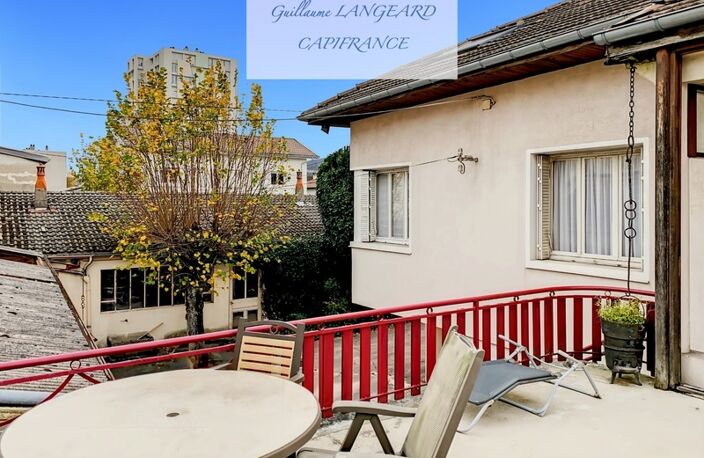 OYONNAX (01) - À vendre maison T5 de 155 m2 + Atelier professionnel de 423 m2 - 1220 m2 de terrain — photo 4