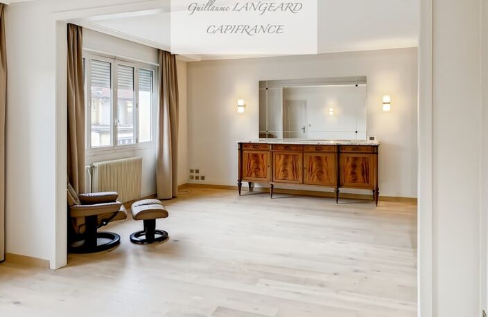 OYONNAX (01) - À vendre maison T5 de 155 m2 + Atelier professionnel de 423 m2 - 1220 m2 de terrain — photo 5