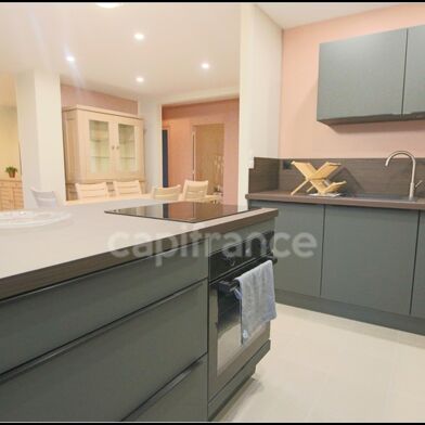 Appartement 5 pièces 1250 €