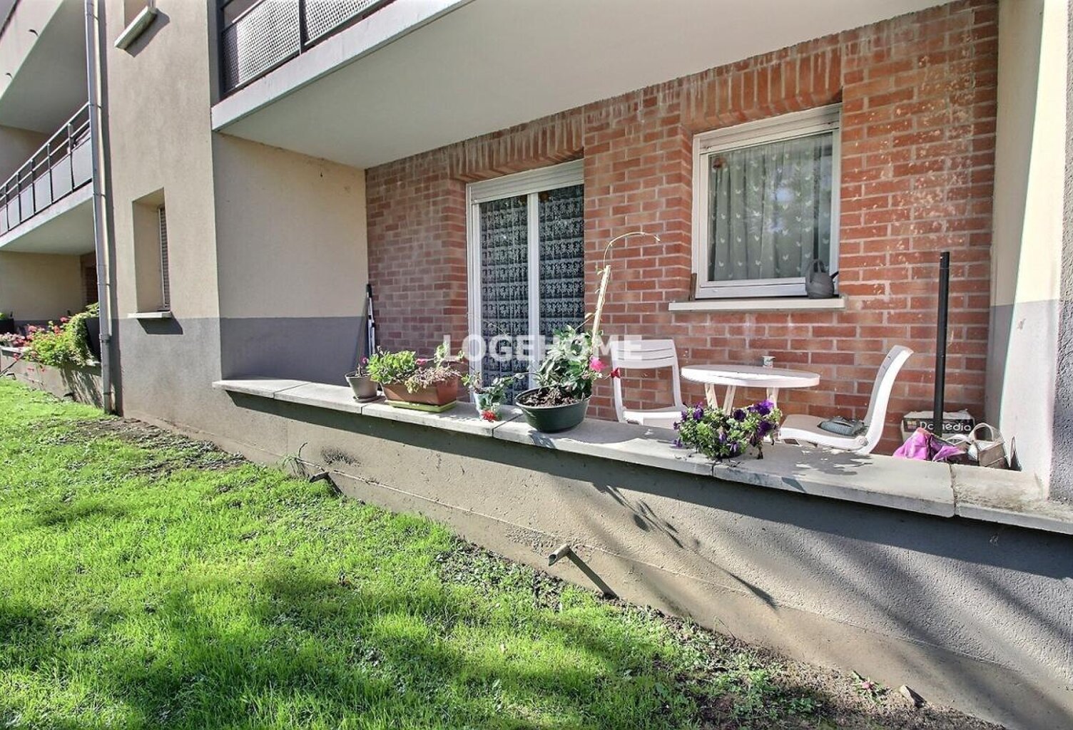 APPARTEMENT - RESIDENCE SECURISEE - CHAMBRE - EXTERIEUR - PLACE DE PARKING — photo 1