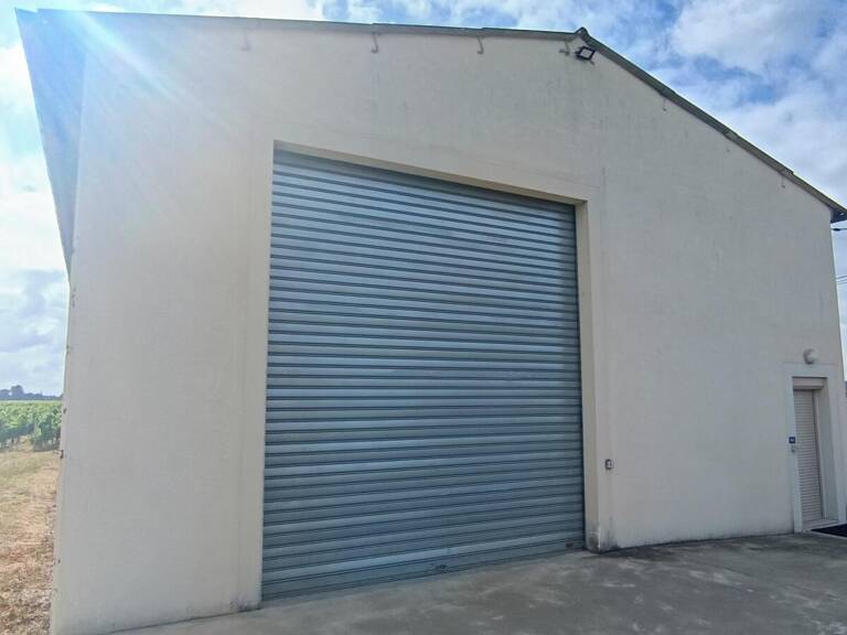 Local commercial F2 — photo 1