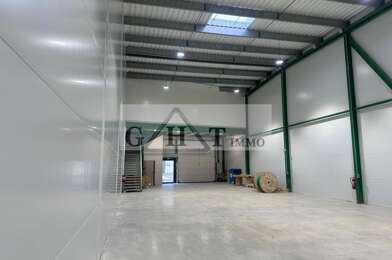 Local industriel  3098 €