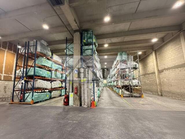 Local d'activité de 3784 m² à vendre à SARCELLES — photo du bien