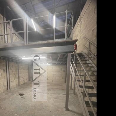 Local industriel  2100 €