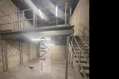 Local industriel  2100 €