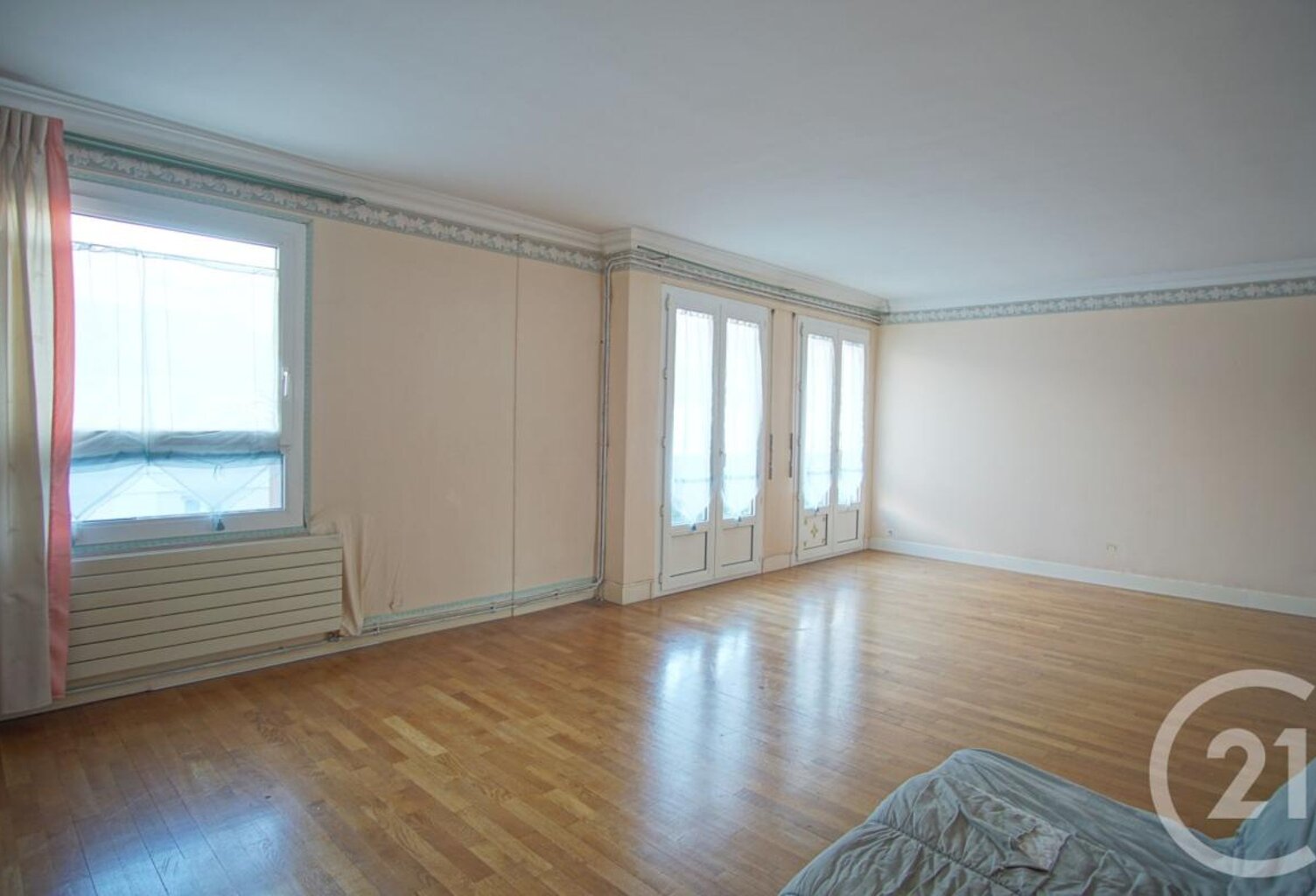 T4 — photo 1
