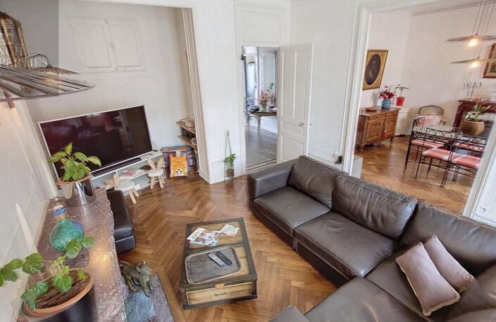 Appartement duplex style haussmannien T5 de 137.05M2 + 2 caves et terrasse et balcons- Bld Clémenceau  5 pièce(s) 135.79 m2 — photo 5