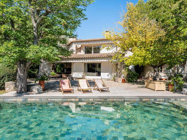 Villa d'architecte avec piscine balinaise à 1 km de la mer — photo du bien