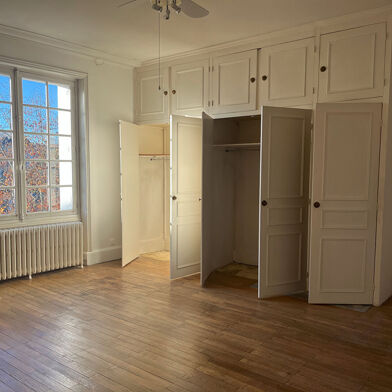 Maison 6 pièces 1105 €