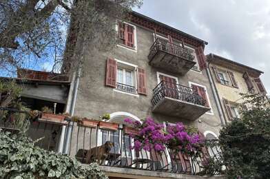 Immeuble  742000 €