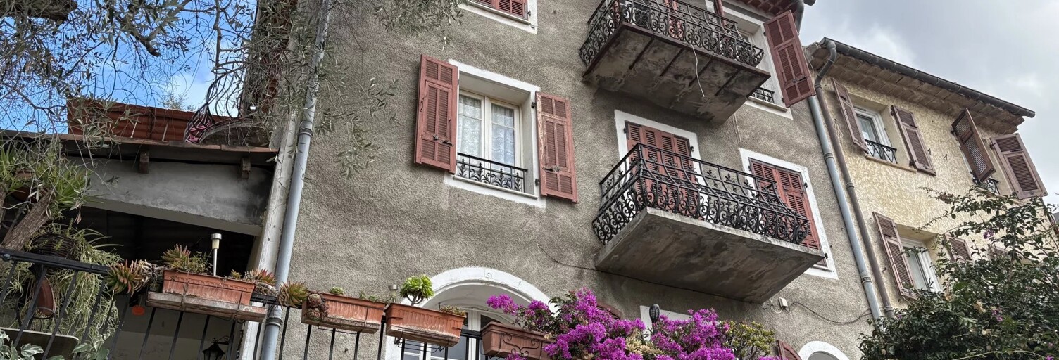 Immeuble  250 m² à vendre à Saint-Martin-du-Var (06670)