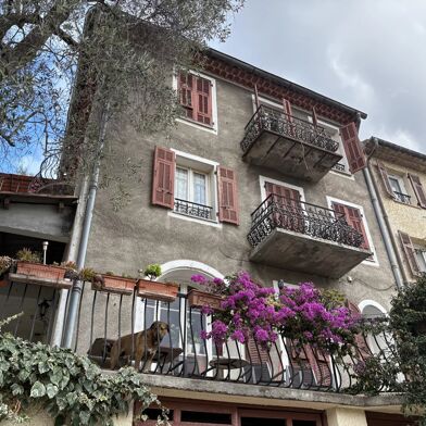 Immeuble  742000 €