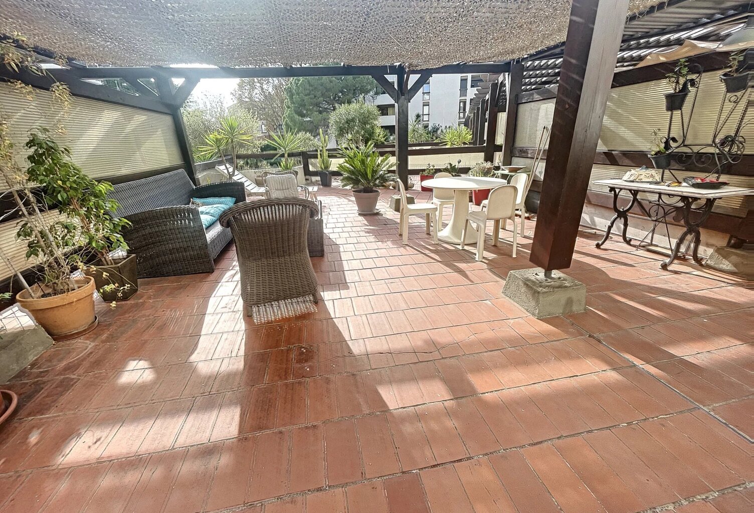 Perpignan route de Canet t3 terrasse 47m2 cave parking possible — photo 1