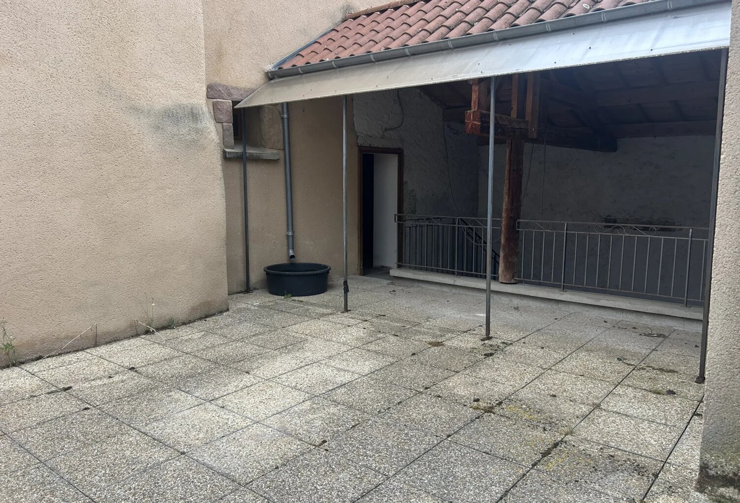 Maison de bourg avec terrasse et garage — photo 1