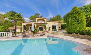 Maison 5 Pièces 181 m² à vendre à Roquefort-les-Pins (06330)