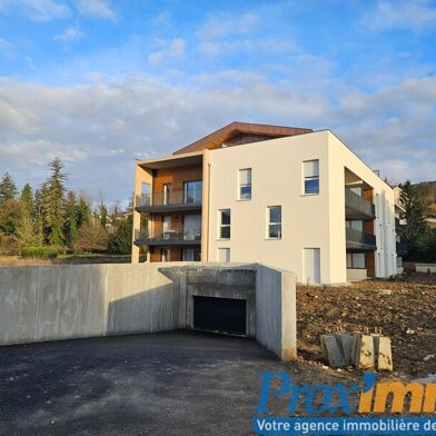 Appartement 3 pièces 820 €