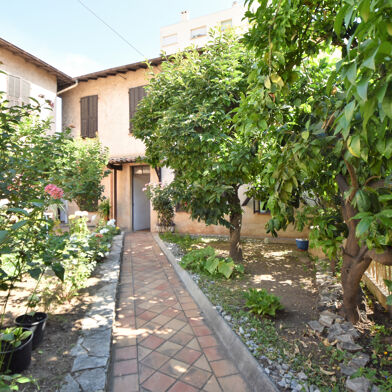 Appartement 3 pièces 1205 €