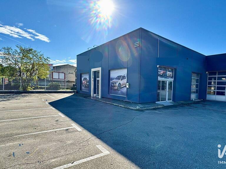 Vente Boutique/Local commercial 560 m&sup2; — photo 1