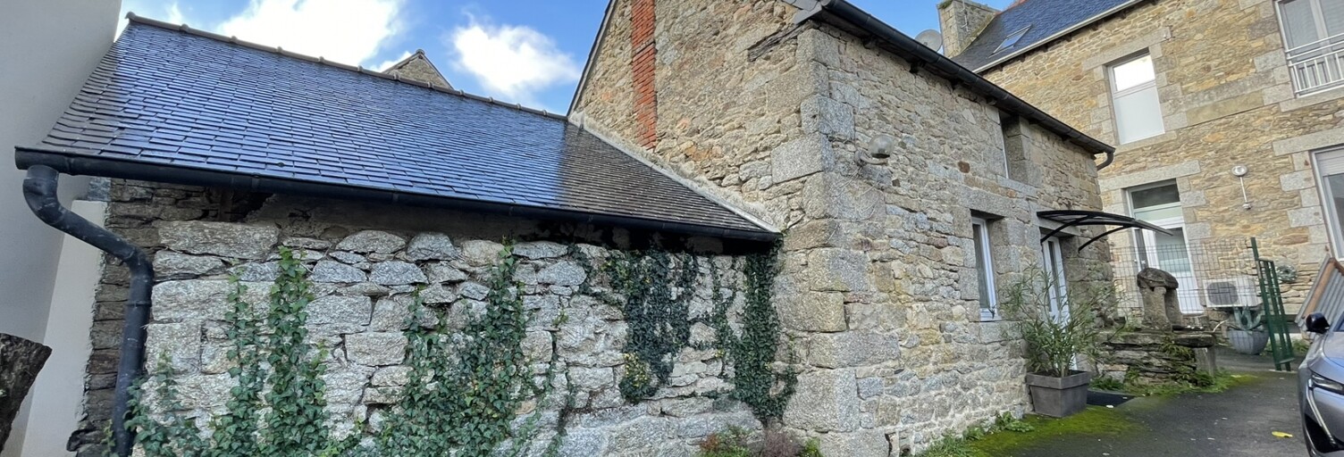 Maison 17 Pièces 317 m² à vendre à Saint-Nicolas-du-Pélem (22480)