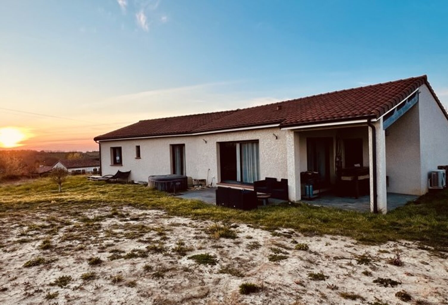 Villa de 5 pièces principales — photo 1