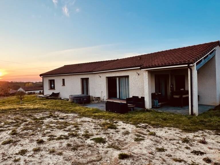 Villa de 5 pièces principales — photo 1