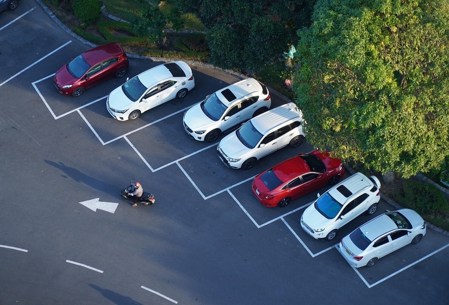 PARKING NIEUL SUR MER — photo 1