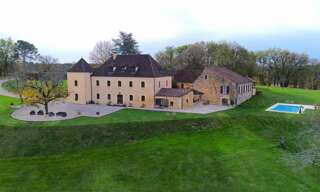 Maison 9 Pièces 464 m² à vendre à Saint-Cyprien (24220)