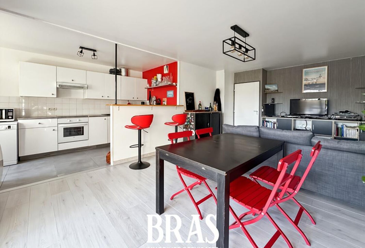 REZE MAIRIE - Appartement T3 + BALCON + PARKING — photo 1