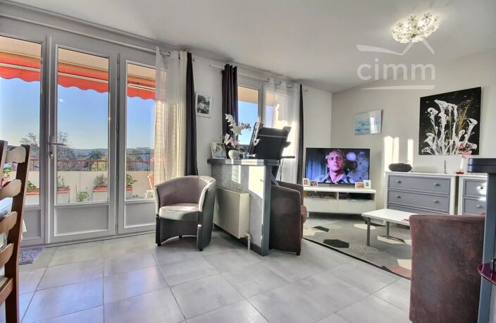 À VENDRE MONTÉLIMAR - APPARTEMENT T3 + BALCON + CAVE + GARAGE — photo 5