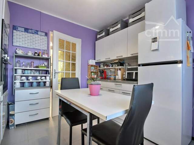 À VENDRE MONTÉLIMAR - APPARTEMENT T3 + BALCON + CAVE + GARAGE — photo du bien