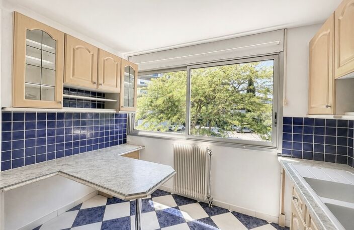Appartement 4 pièces – 84 m² – Dernier étage – Terrasse – Garage – Cave - Piscine - Parc - Tennis - Ligne 5 Tramway - Parc Montcalm — photo 4