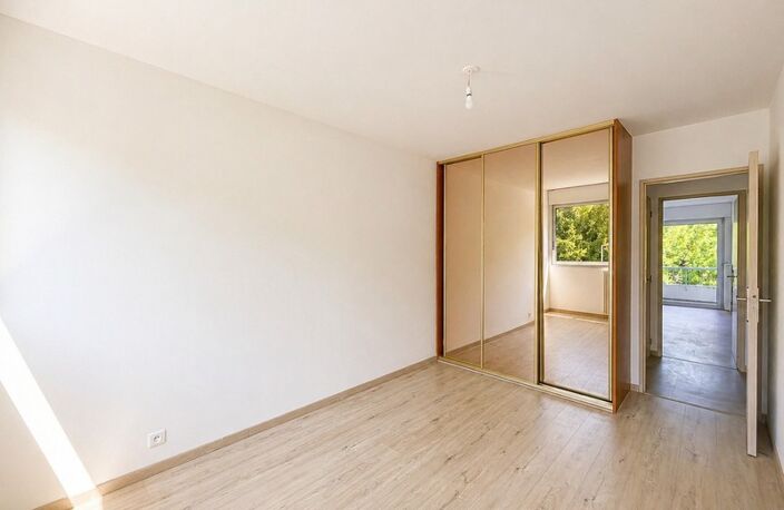 Appartement 4 pièces – 84 m² – Dernier étage – Terrasse – Garage – Cave - Piscine - Parc - Tennis - Ligne 5 Tramway - Parc Montcalm — photo 5