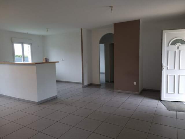 MAISON PLAIN-PIED - 2 Chambres - Garage - VERRIERES - 86410 — photo du bien