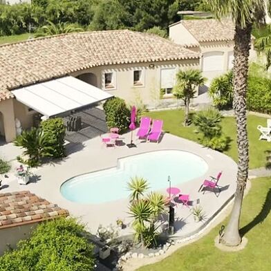 Maison 5 pièces 890400 €