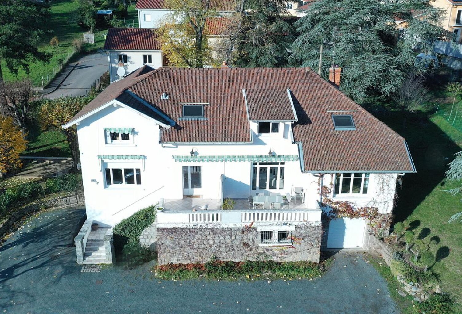Propriété  comprenant 3 appartements  dans un parc arboré de 2753 m² — photo 1
