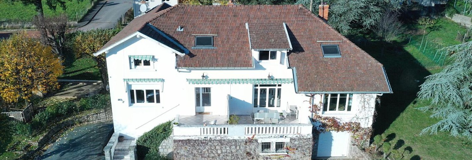 Maison 350 Pièces 350 m² à vendre à Vindry-sur-Turdine (69490)