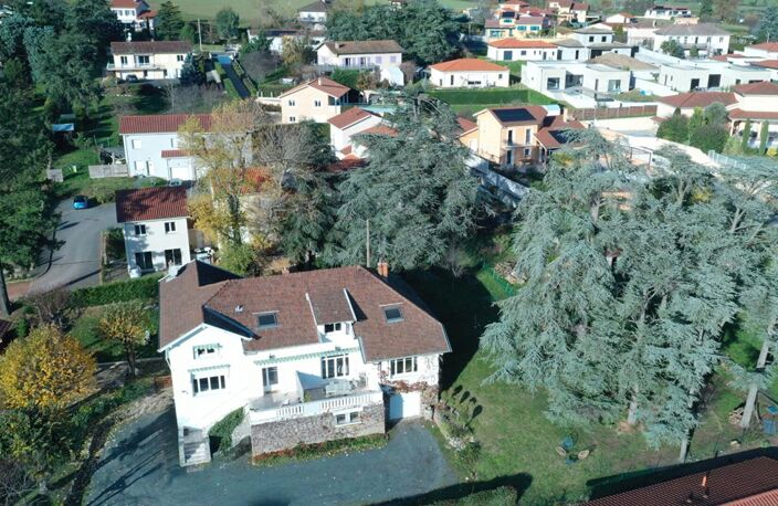 Propriété  comprenant 3 appartements  dans un parc arboré de 2753 m² — photo 2