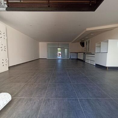 Immeuble  116600 €