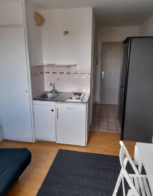 Location Studio 16 m² à Dijon 451 ¤ CC /mois