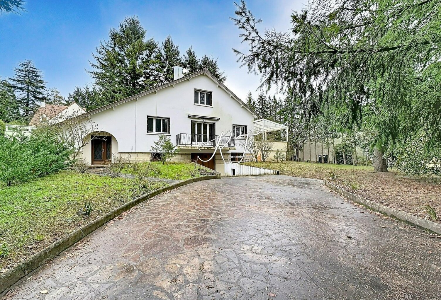 ensemble immobilier de 9 pièces avec une maison et une grande dépendance — photo 1
