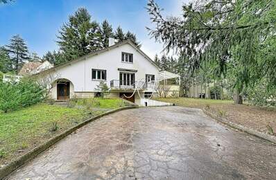 ensemble immobilier de 9 pièces avec une maison et une grande dépendance — photo du bien