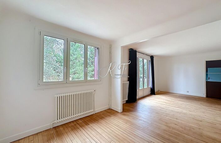 ensemble immobilier de 9 pièces avec une maison et une grande dépendance — photo 5