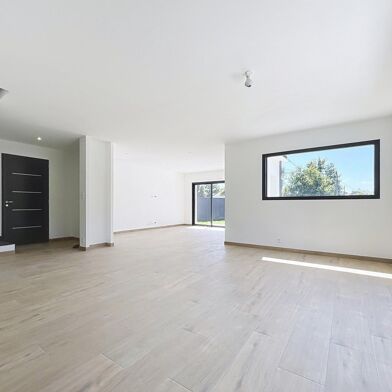 Maison 5 pièces 448000 €