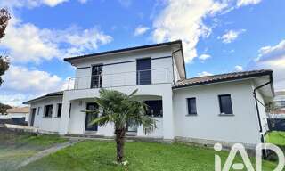 Maison 8 Pièces 176 m² à vendre à Bassens (33530)