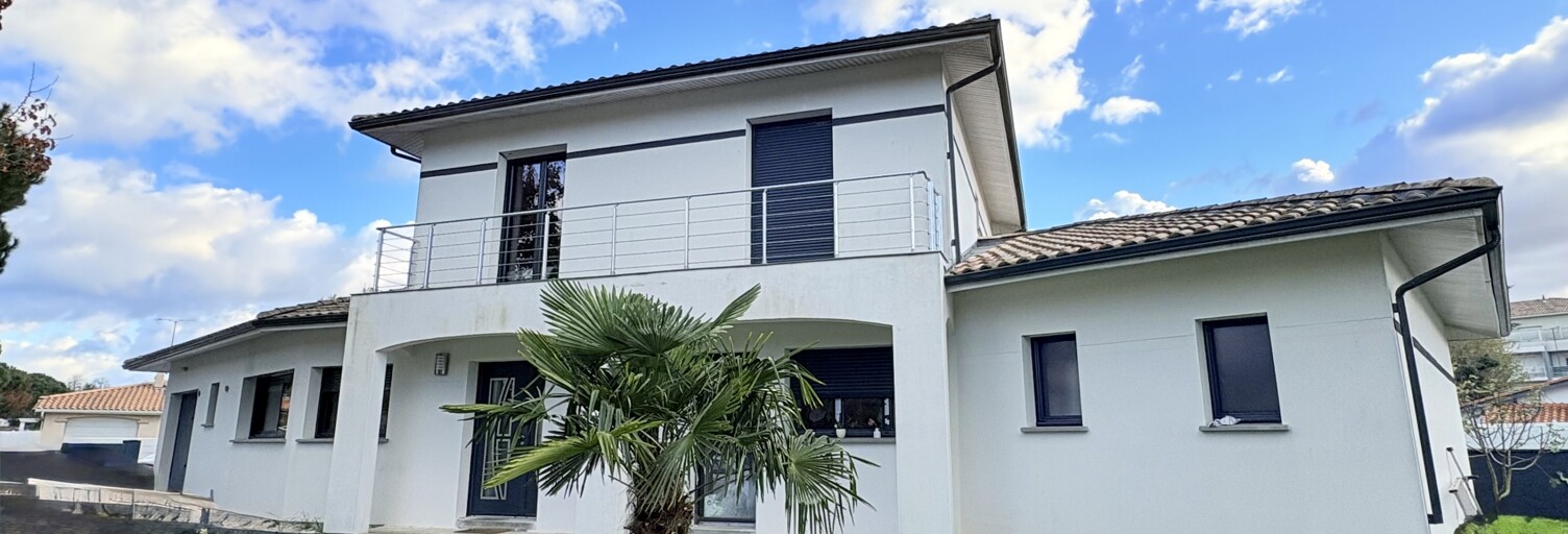 Maison 8 Pièces 176 m² à vendre à Bassens (33530)