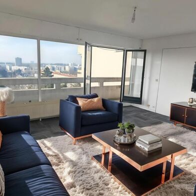 Appartement 6 pièces 405600 €