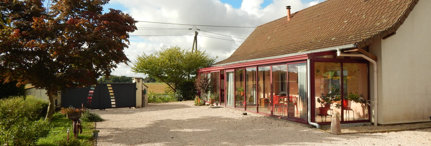 Maison 10 Pièces 156 m² à vendre à Saint-Germain-du-Bois (71330)