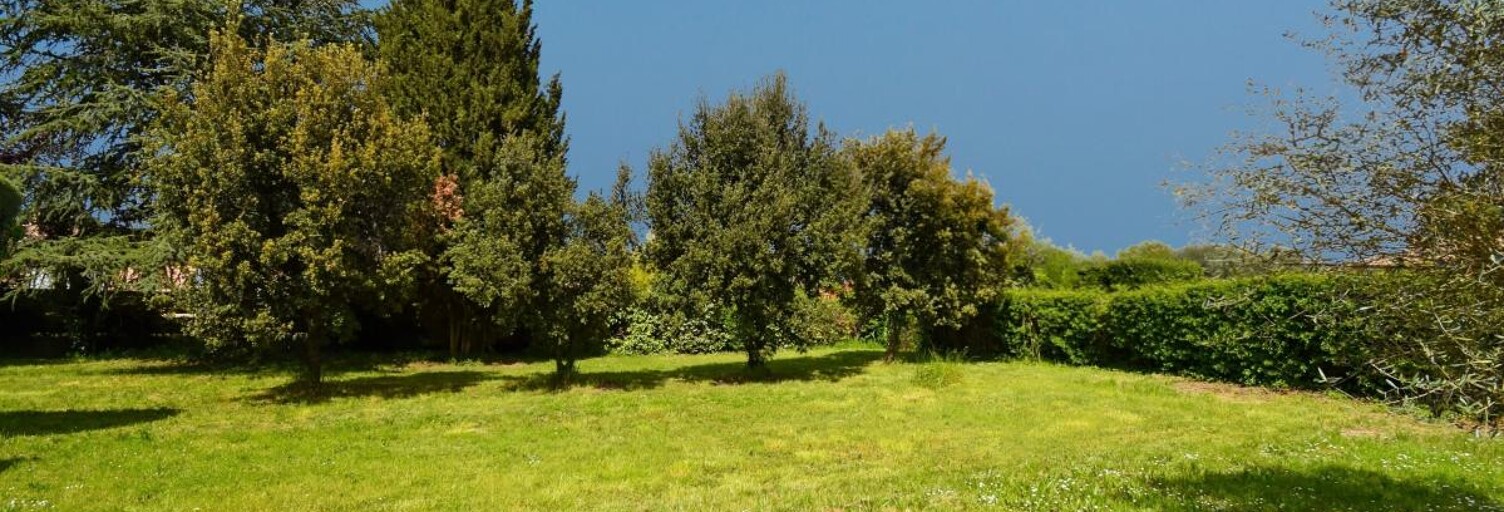Terrain  1300 m² à vendre à Saint-Quentin-la-Poterie (30700)