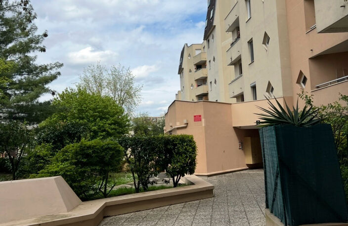PRODUIT RARE ,TRES BEL APPT RUE ROLAND OUDOT 94000 CRETEIL. — photo 3