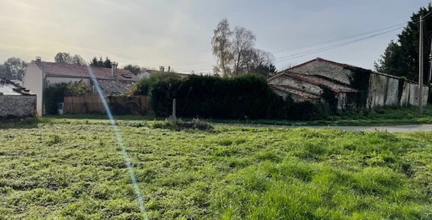 Terrain constructible Romegoux 537 m². — photo 1